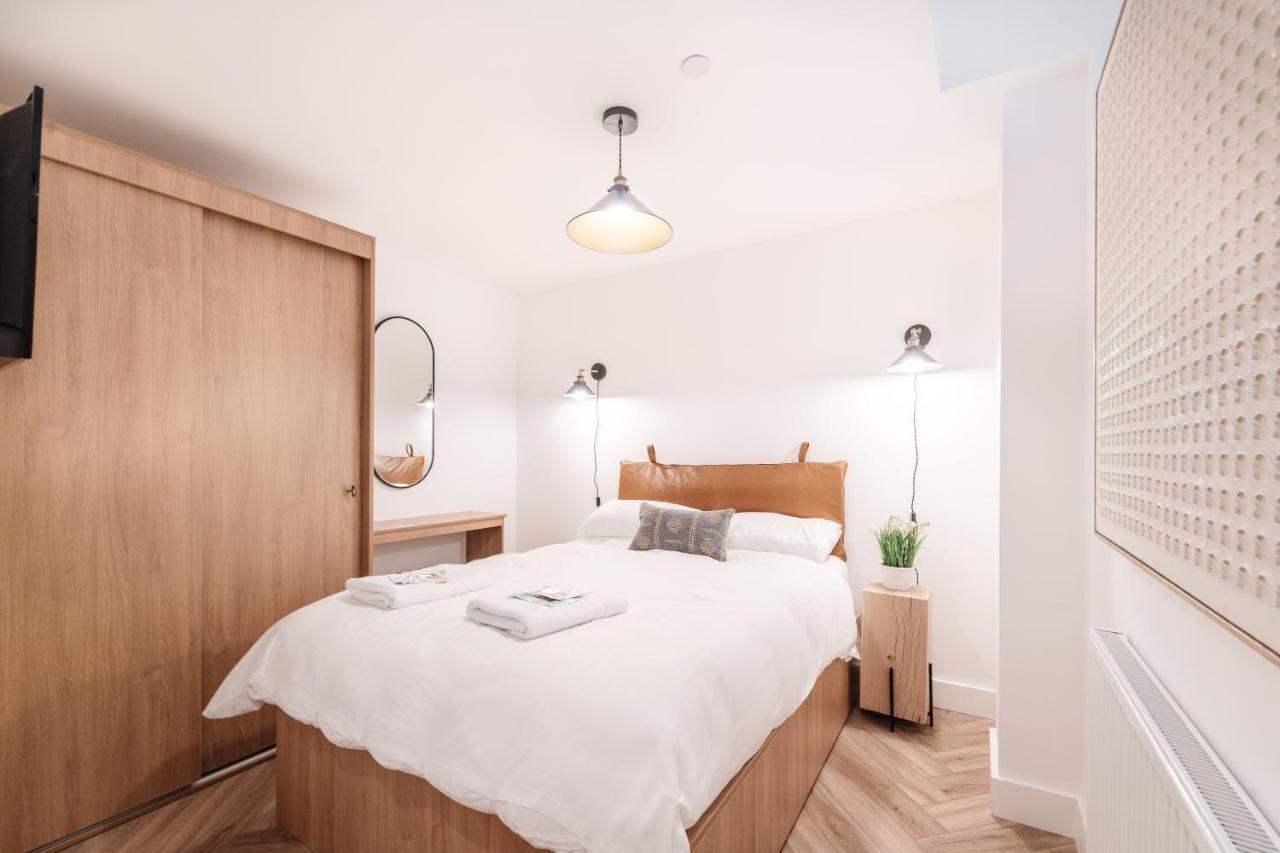 Royal House Stylish Apartments - Chester Esterno foto