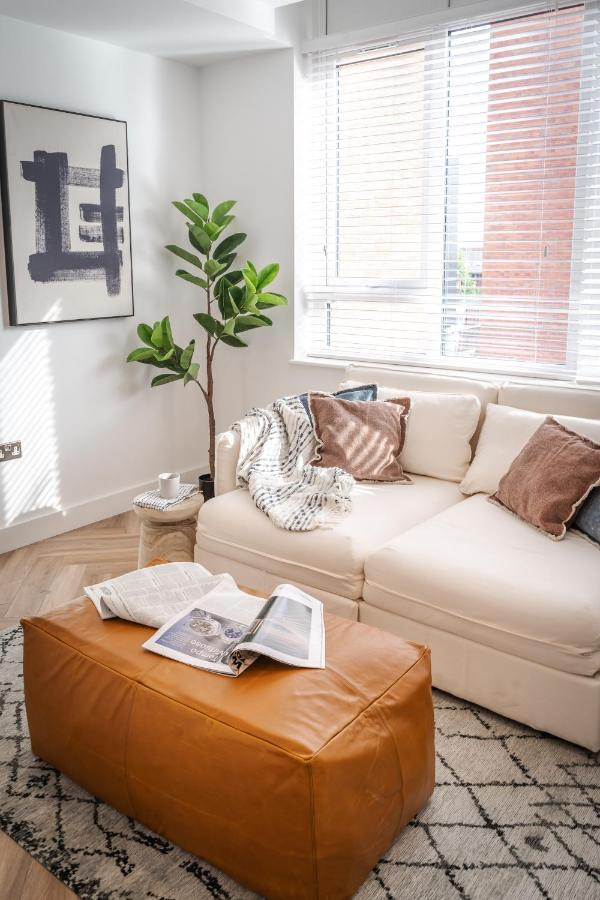 Royal House Stylish Apartments - Chester Esterno foto