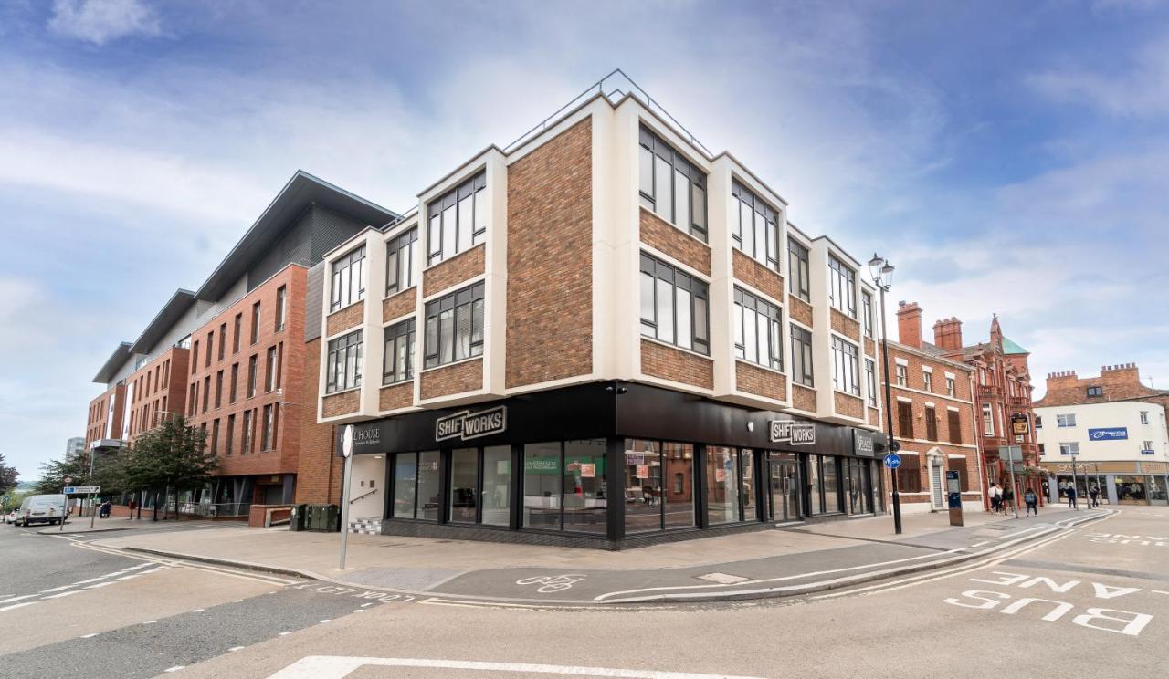 Royal House Stylish Apartments - Chester Esterno foto