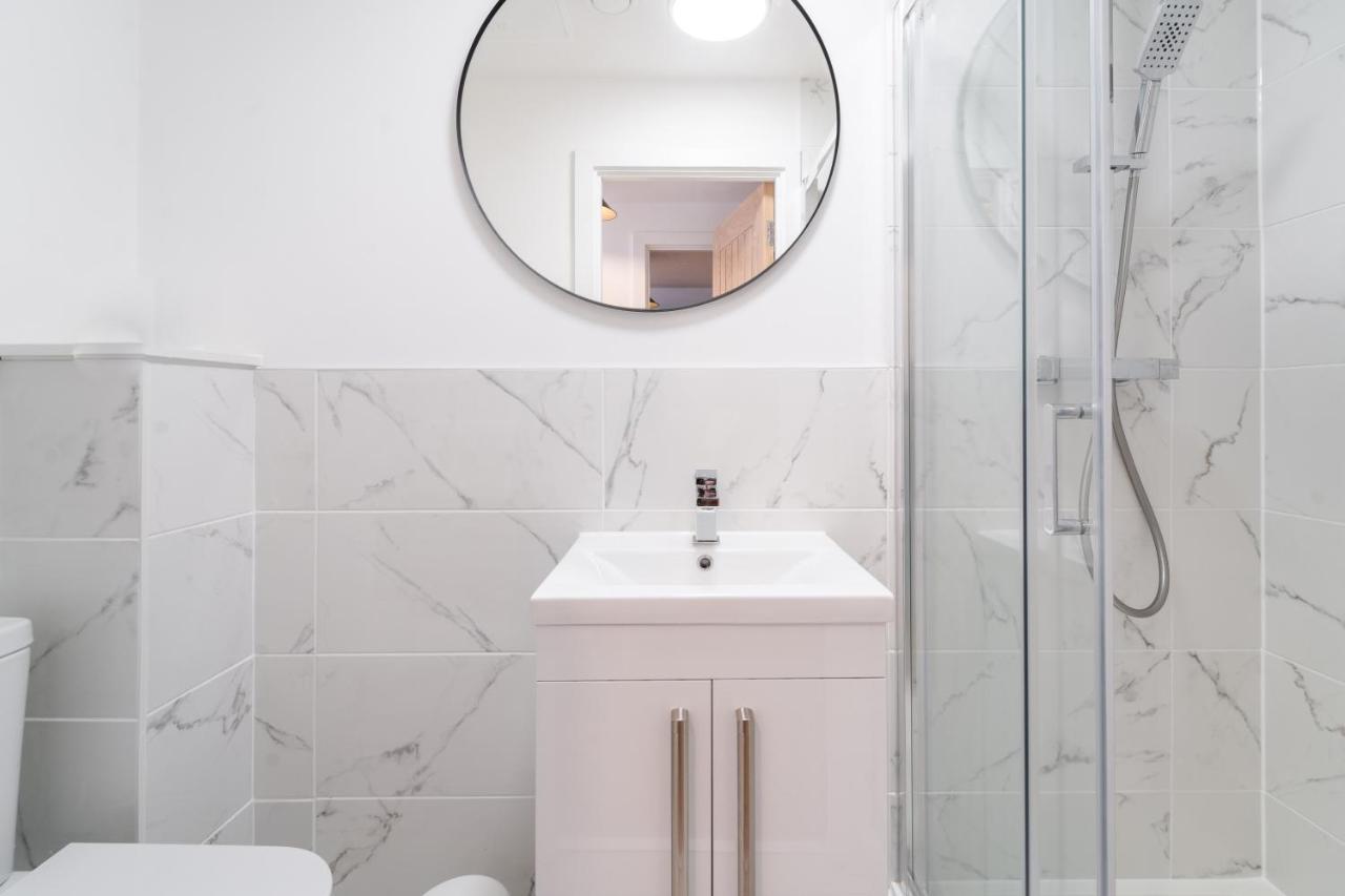 Royal House Stylish Apartments - Chester Esterno foto
