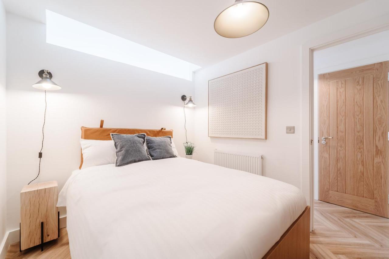 Royal House Stylish Apartments - Chester Esterno foto