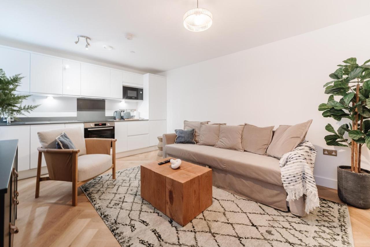 Royal House Stylish Apartments - Chester Esterno foto