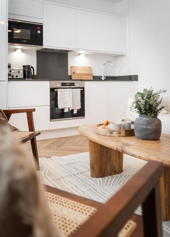 Royal House Stylish Apartments - Chester Esterno foto