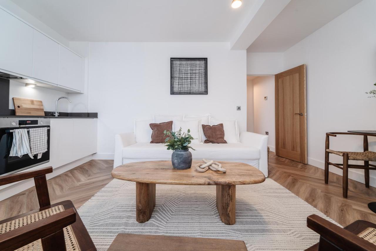 Royal House Stylish Apartments - Chester Esterno foto