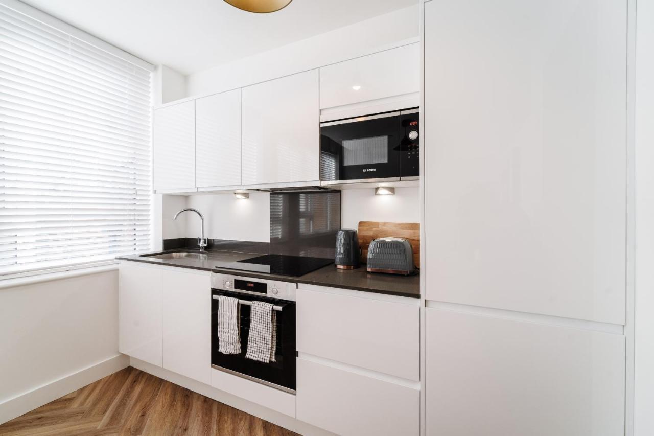Royal House Stylish Apartments - Chester Esterno foto