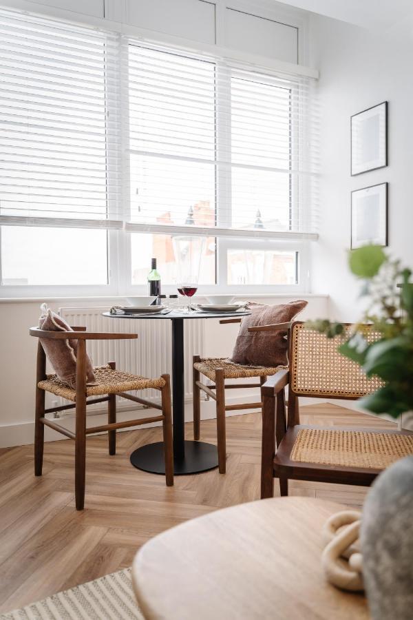Royal House Stylish Apartments - Chester Esterno foto