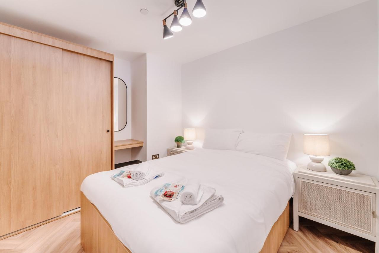 Royal House Stylish Apartments - Chester Esterno foto