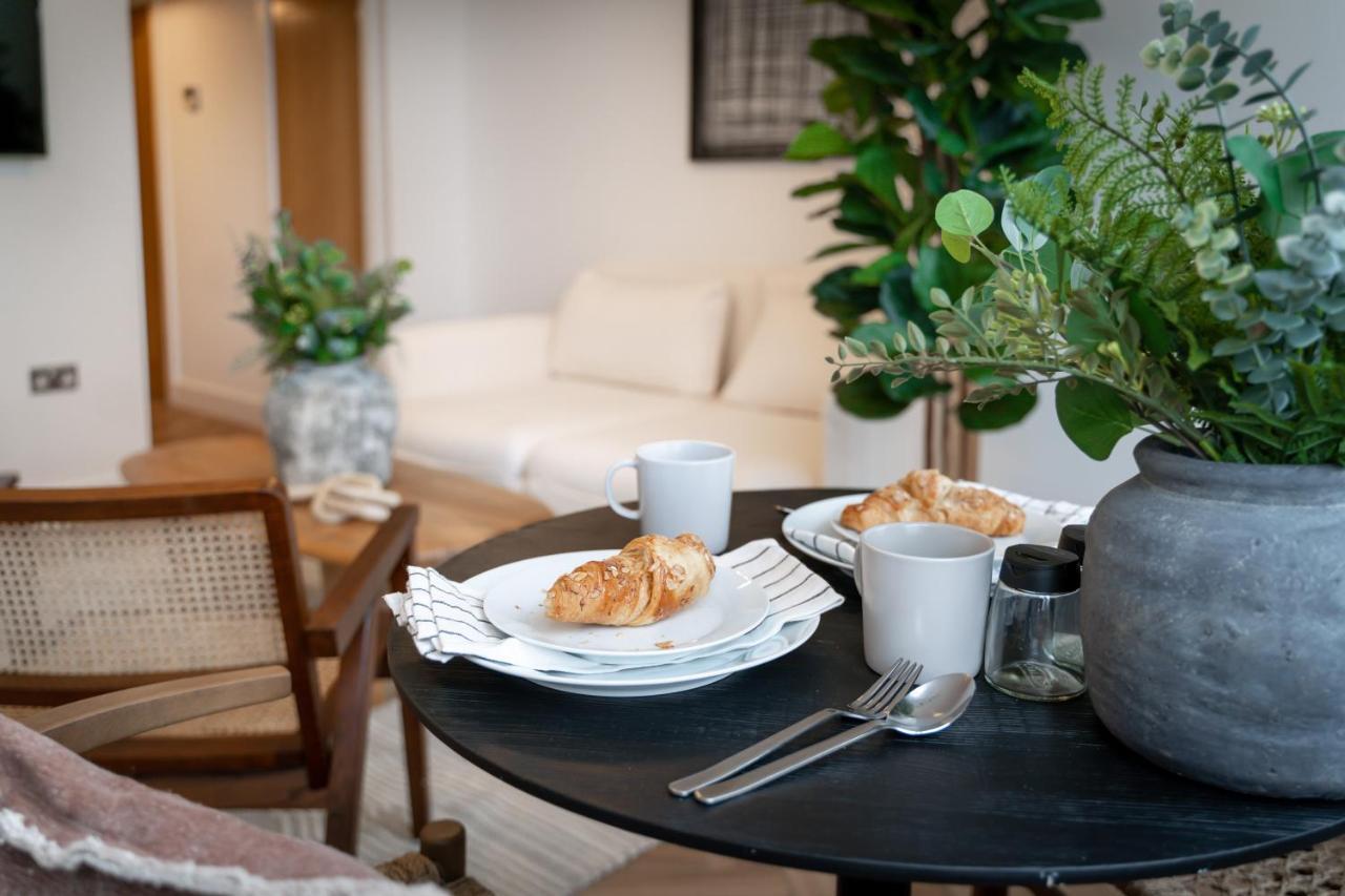 Royal House Stylish Apartments - Chester Esterno foto