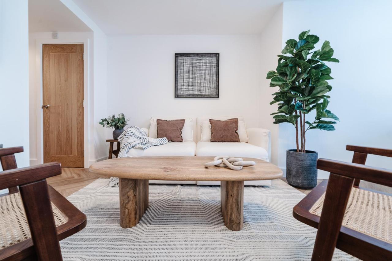 Royal House Stylish Apartments - Chester Esterno foto