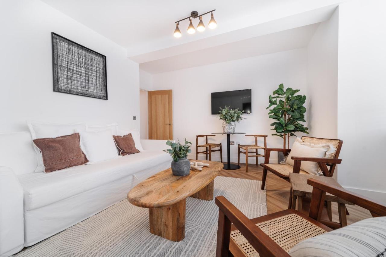 Royal House Stylish Apartments - Chester Esterno foto
