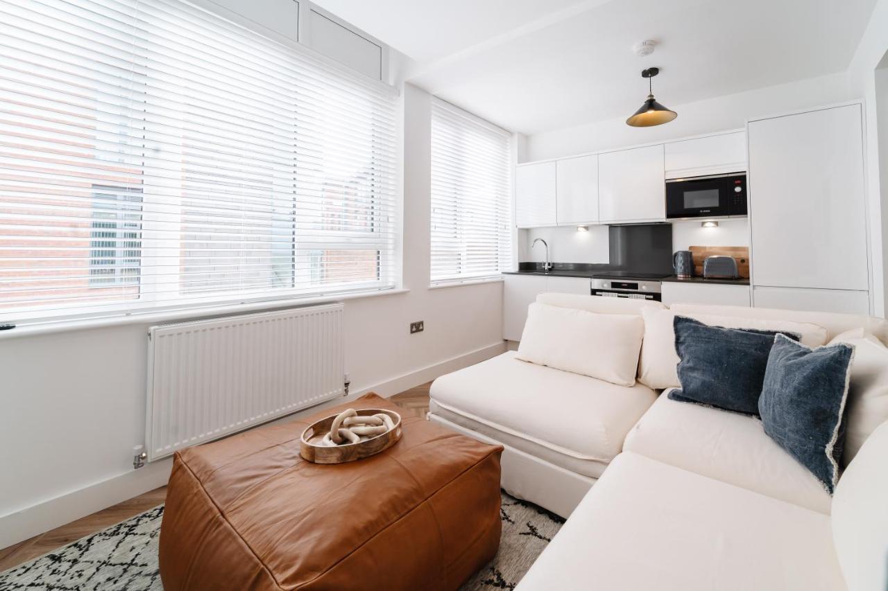 Royal House Stylish Apartments - Chester Esterno foto