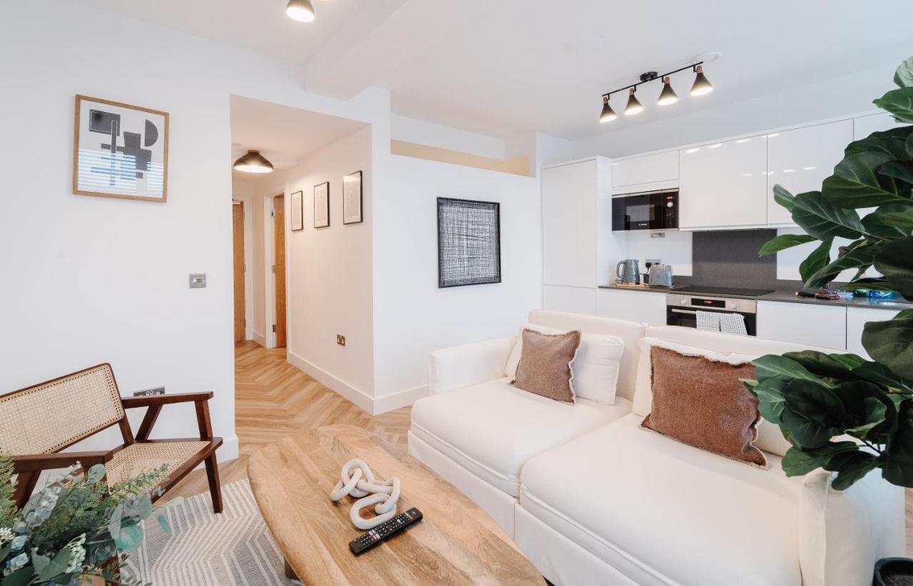 Royal House Stylish Apartments - Chester Esterno foto