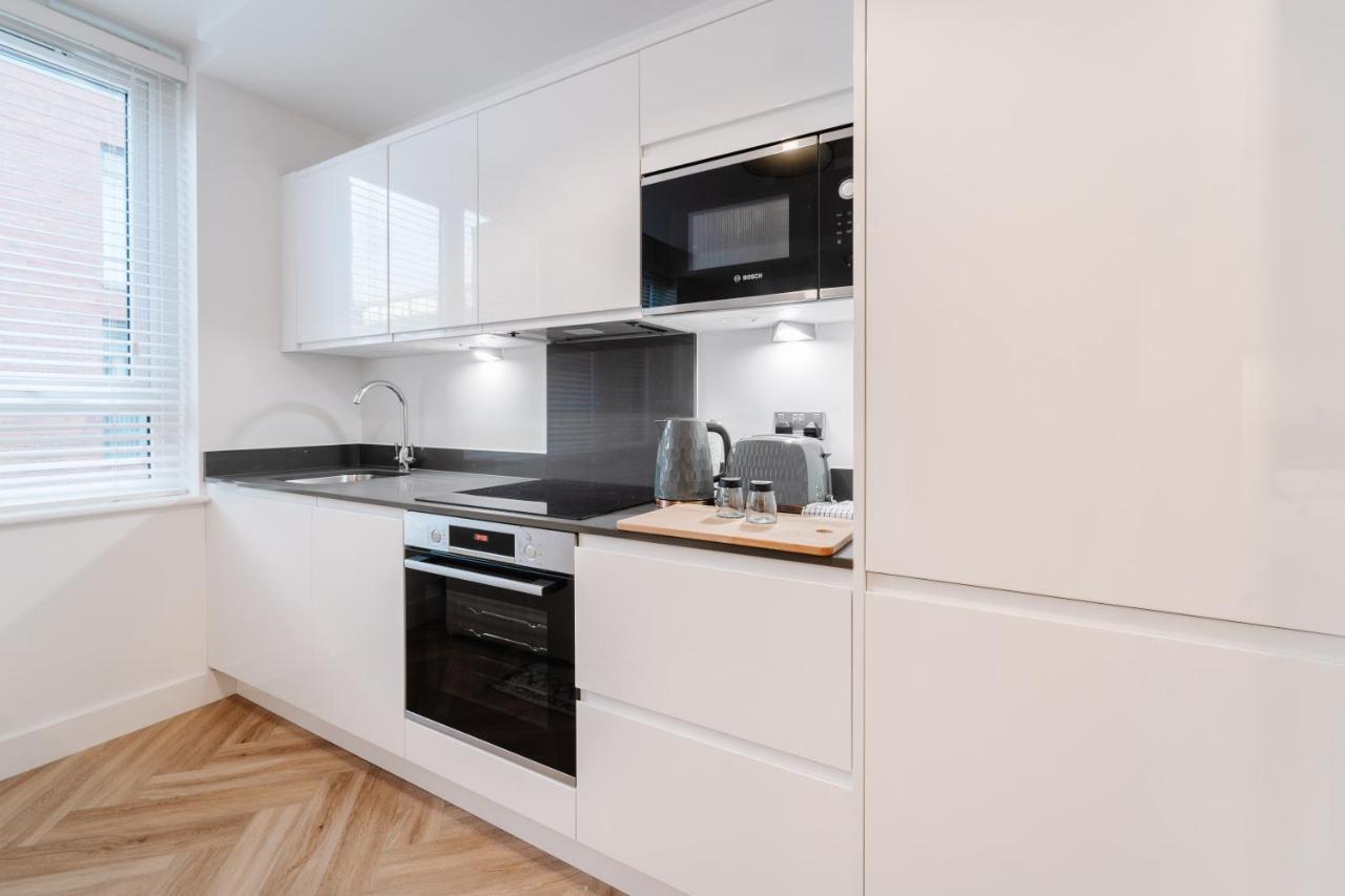 Royal House Stylish Apartments - Chester Esterno foto