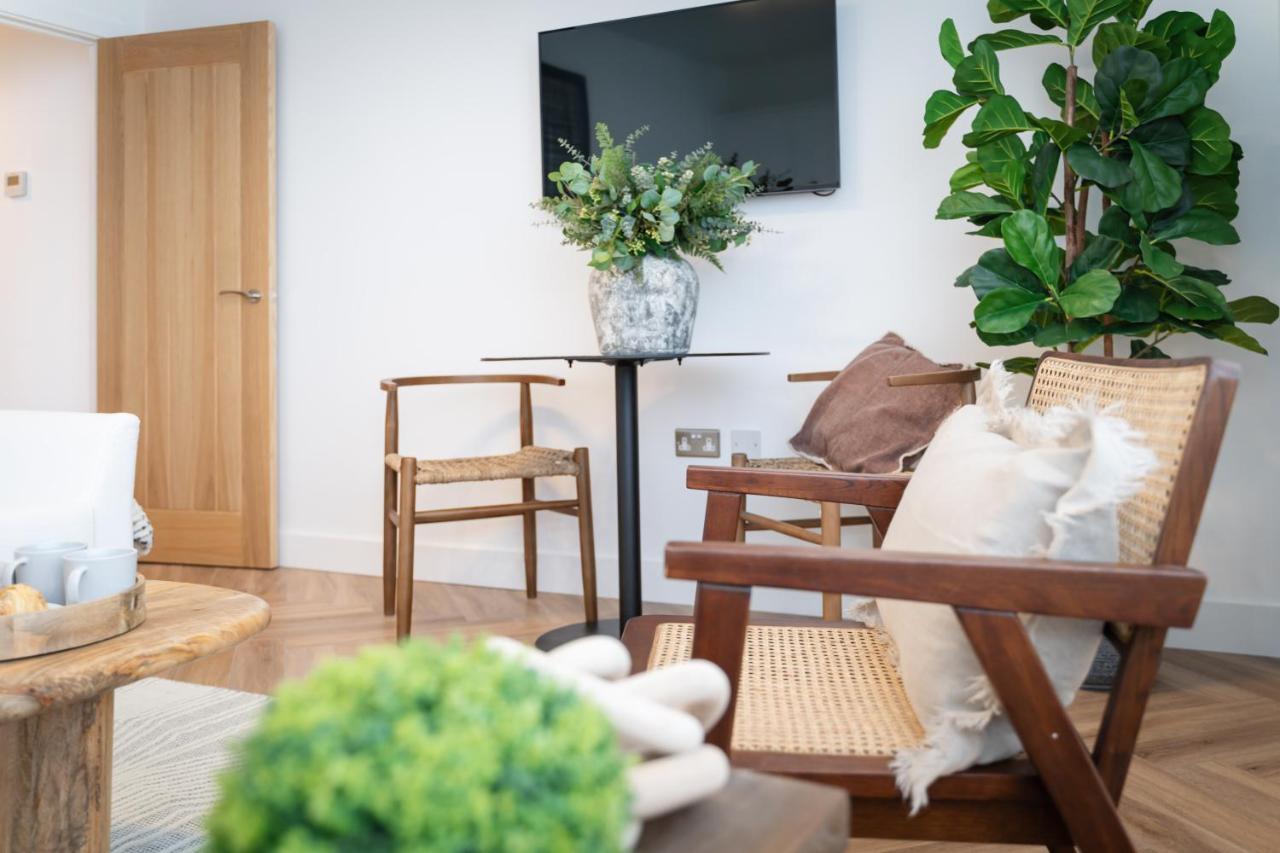 Royal House Stylish Apartments - Chester Esterno foto